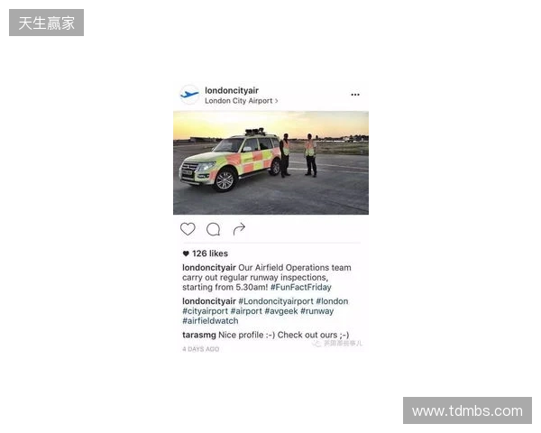 这回真卡车安排上了，切尔西球迷用卡车打出标语抗议BlueCo